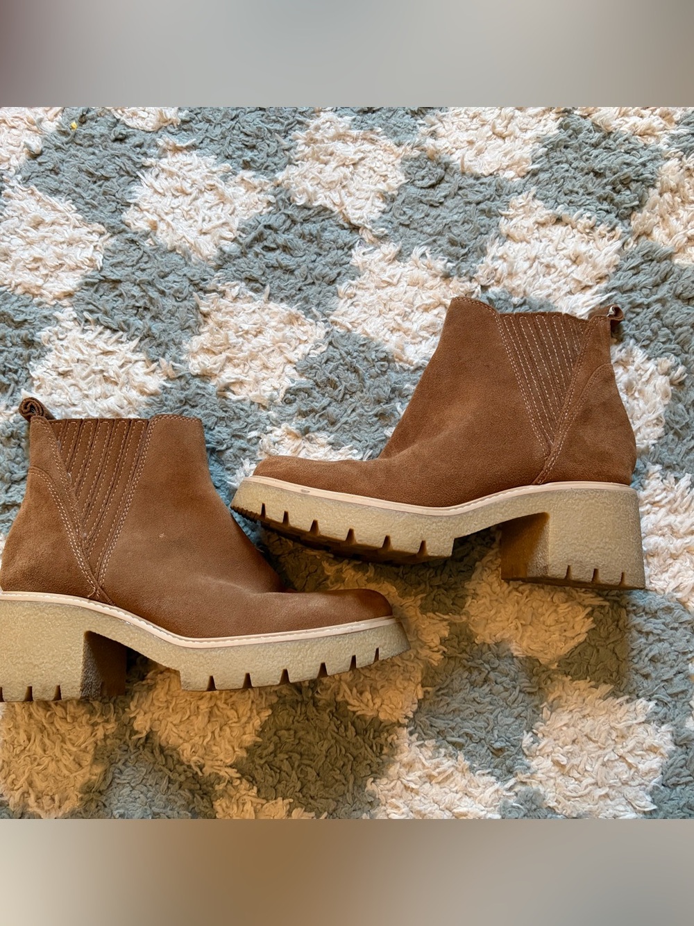 Dolce Vita Brown Suede Ankle Boots- Chunky Lug Sole. Size 9.